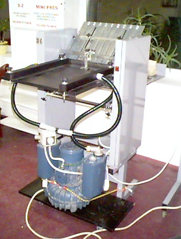 vacuum feed folding machine