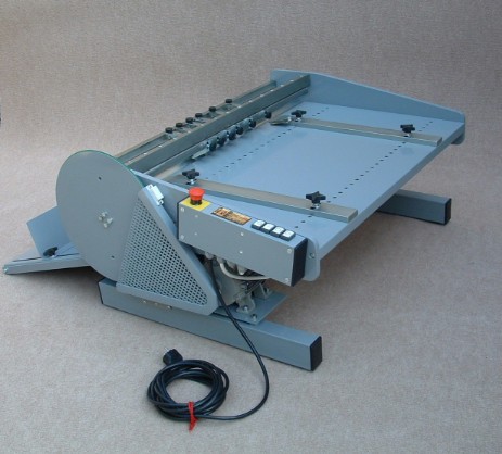 R-760A Yarim Kesim Kırma ve Perforaj Masaüstü Makineleri