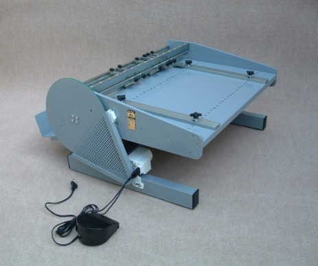 R-760AV Yarim Kesim Kırma ve Perforaj Masaüstü Makineleri.